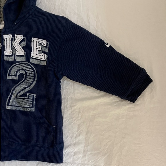 Nike kids super soft hoodie sweatshirt - Picture 5 of 8